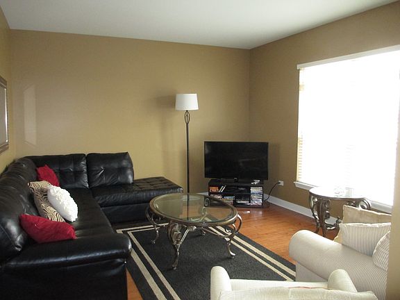 2nd image of 414 E 160th Pl