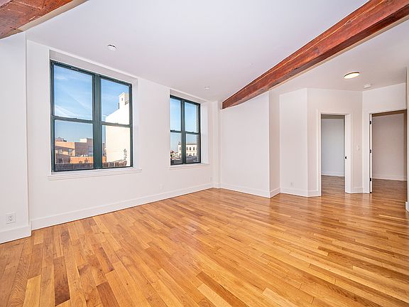 4th image of 470 Pulaski St #4A