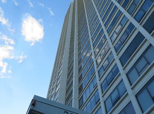 2800 N Lake Shore Dr APT 404, Chicago, IL 60657