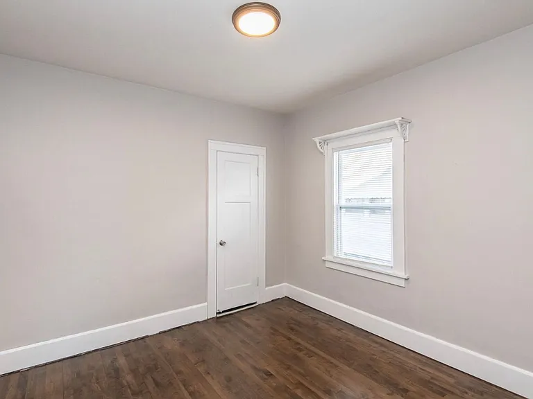 1022 Goold St — Photo 7
