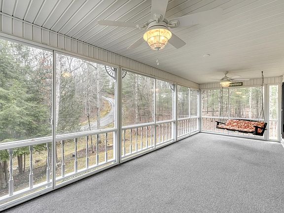 3rd image of 970 Wesley Mountain Dr