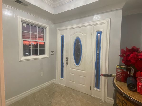 834 Summer St FLOOR 1