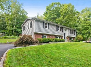 17 Billingsley Trl, Goldens Bridge, NY 10526