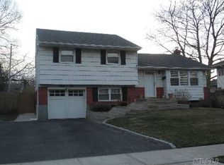52 Sherman Ave, Plainview, NY 11803
