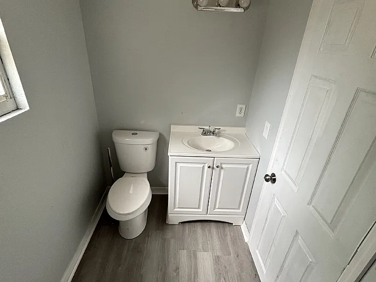 2436 Lilly St — Photo 8