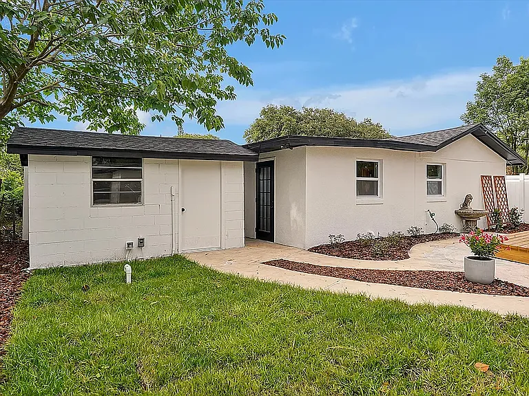 1711 White Ave #R — Photo 1