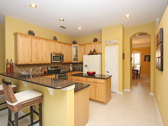 Kitchen, Granite, SS Appls