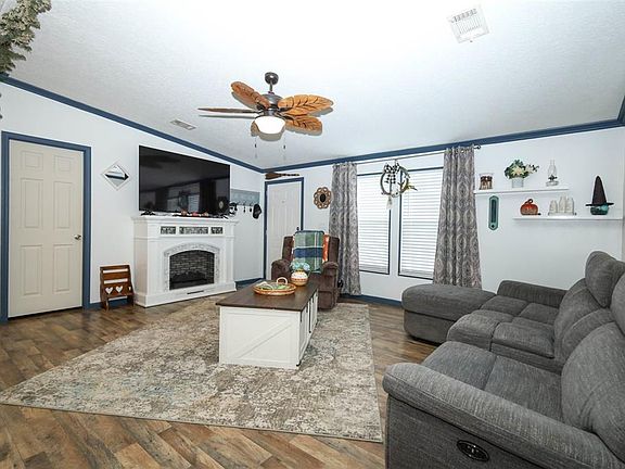 3rd image of 44031 EAST ROAD