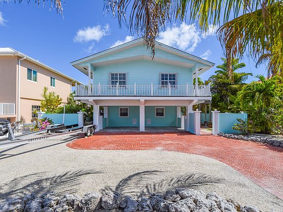 3rd image of 667 Caribbean Dr E