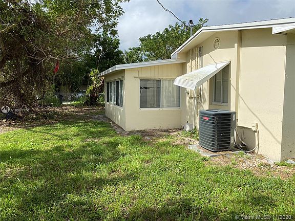 4th image of 4704 Myrtle Dr #4704