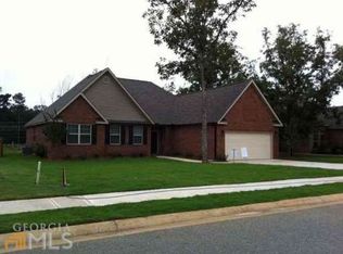 105 Greythorne Dr, Kathleen, GA 31047