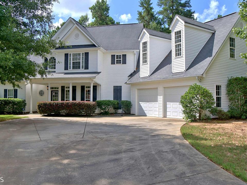 1st image of 10 Cambridge Ln