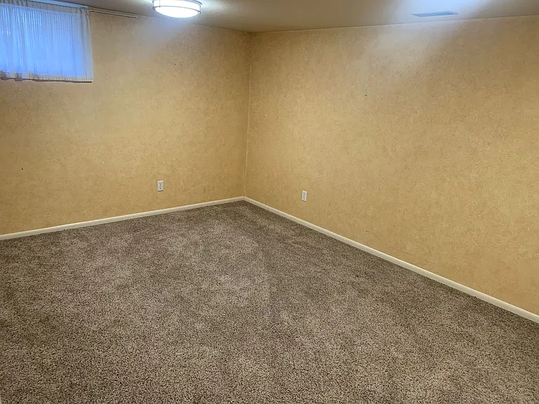 2208 Pine St — Photo 13