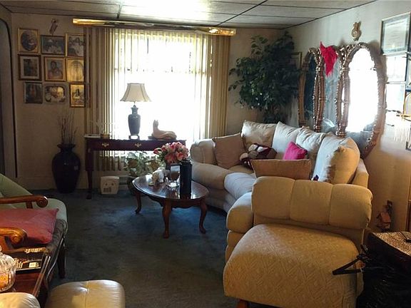 4th image of 348 Northumberland Ave