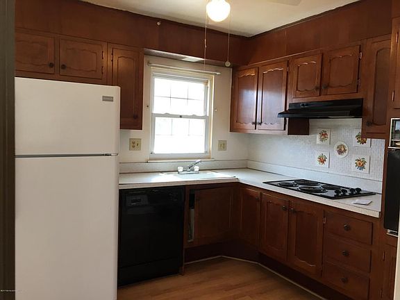 2nd image of 245D Jefferson Ct