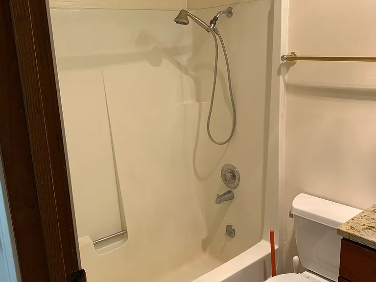 4230 8th Ave NE #101 — Photo 8