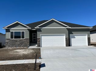 11917 N 144th St, Waverly, NE 68462