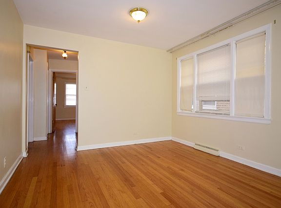 4th image of 5616 N Christiana Ave #1