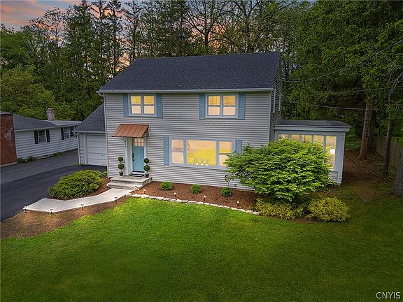 3rd image of 112 Concord Pl