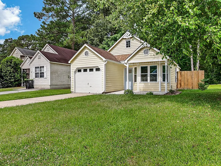 123 Basswood Ct — Photo 3