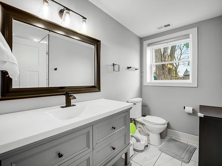 10324 S 81st Ave — Photo 14