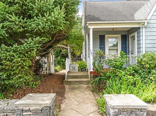 32 Benbridge Ave, Warwick, RI 02888