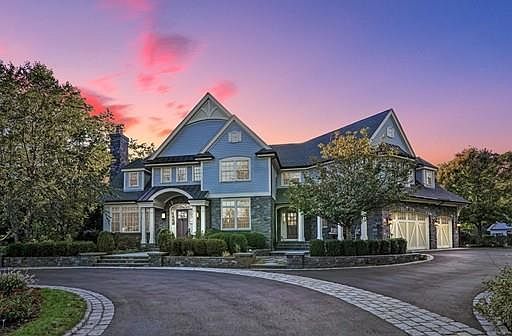 1st image of 13 Manchester Dr