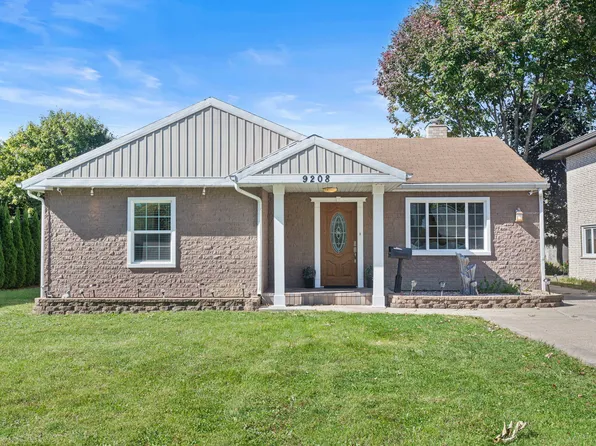 9208 N Ashland Ave, Niles, IL 60714