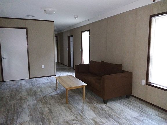 4th image of 129 Chaparral Dr