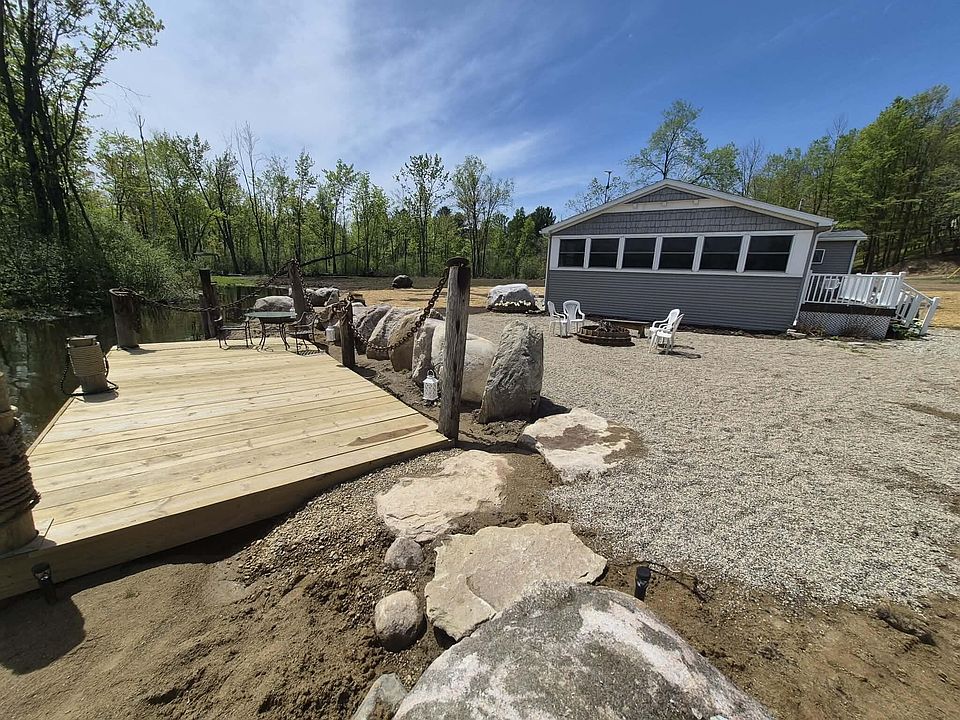 1st image of 136 Pleasant Dr