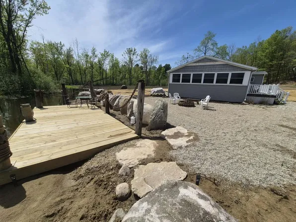 136 Pleasant Dr, Six Lakes, MI 48886
