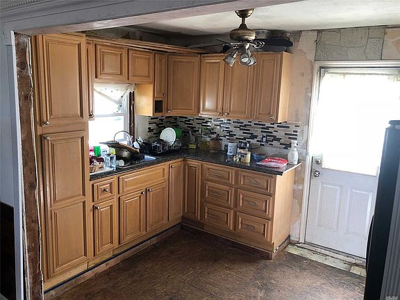 5th image of 120 Elk St