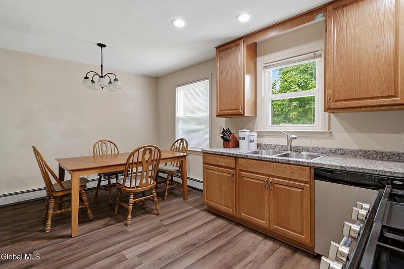 5th image of 49 Gipp Road