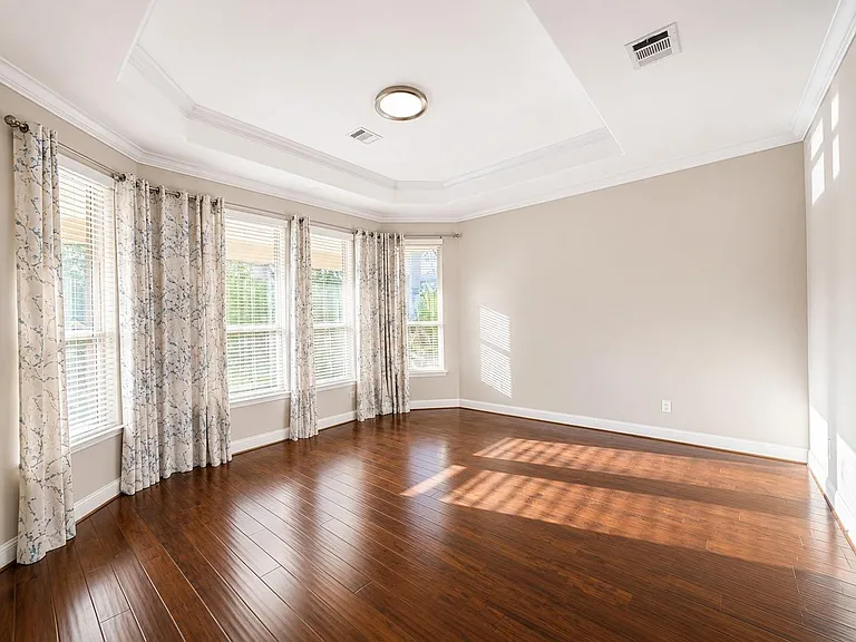 127 Lindenberry Cir — Photo 14