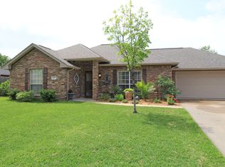 207 W James St, Mabank, TX 75147