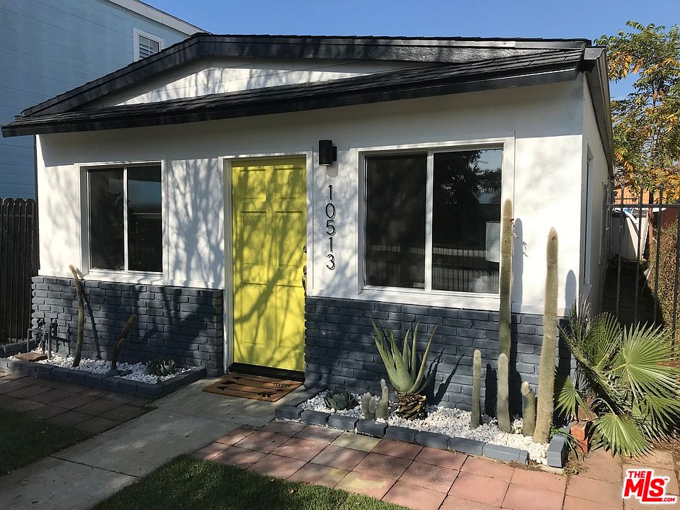1st image of 10513 Chandler Blvd