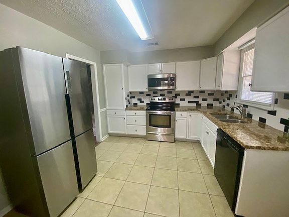 4th image of 30 Eason Dr