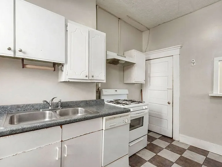 204 Chittenden Ave — Photo 10
