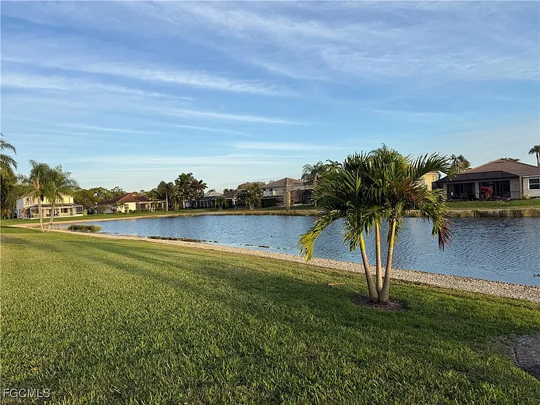 11081 Lakeland Cir — Photo 19