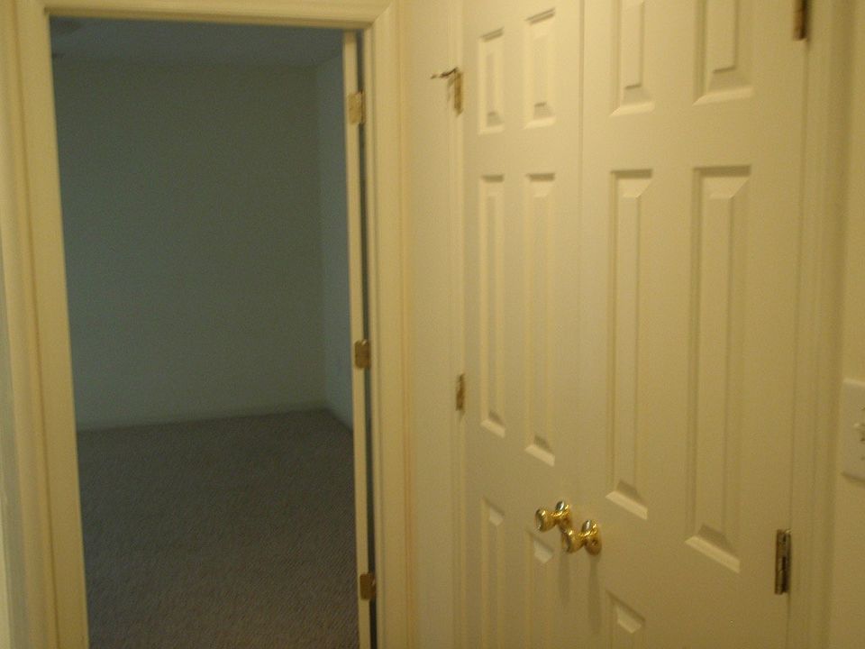 2nd image of 522 Northumberland Ct APT 4