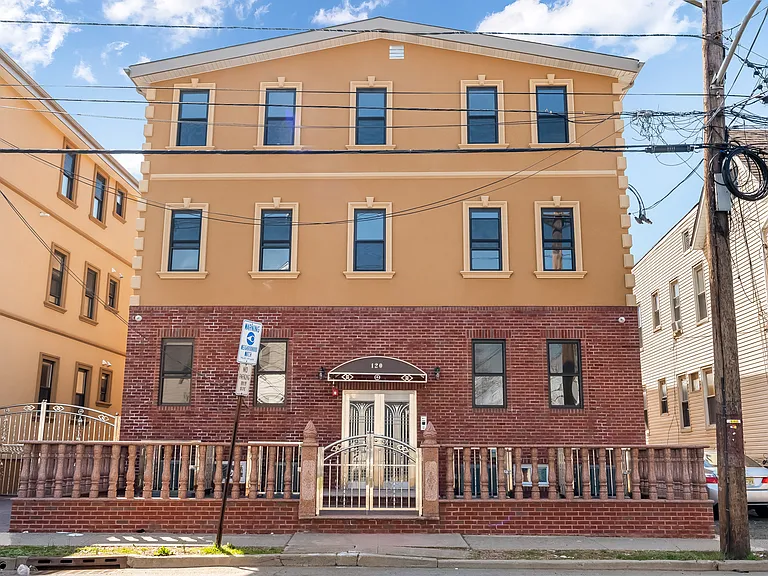 120 Paine Ave #1R — Photo 8