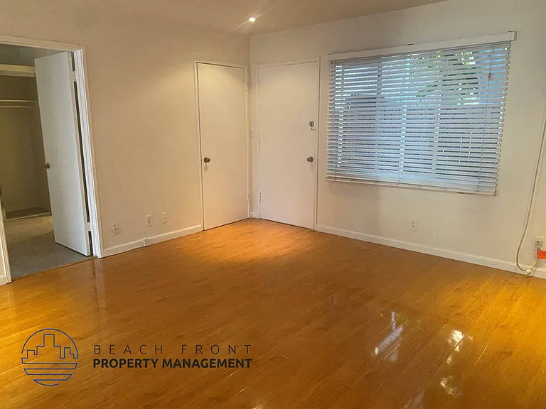 529-541 S El Molino Ave — Photo 32