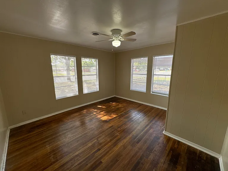 800 Audra Ln — Photo 19