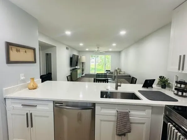 2601 NE 3rd Court #105, Boynton Beach, FL 33435