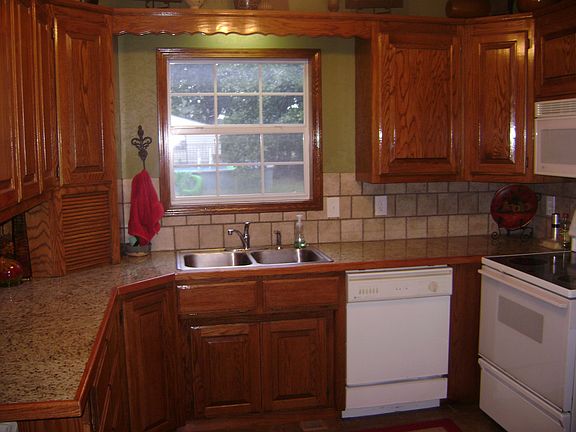 5th image of 1205 Rolling Oaks Ln