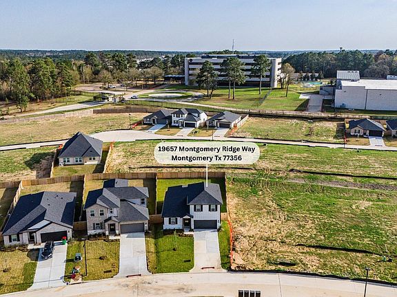 3rd image of 19657 Montgomery Ridge Way