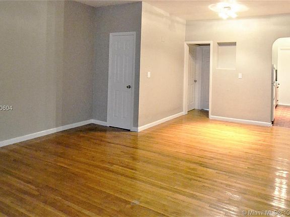 2nd image of 1326 Pennsylvania Ave #Five