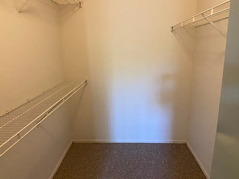 Pointe Vista Apartments — Photo 26