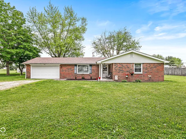 5889 W Homestead Dr, Frankton, IN 46044