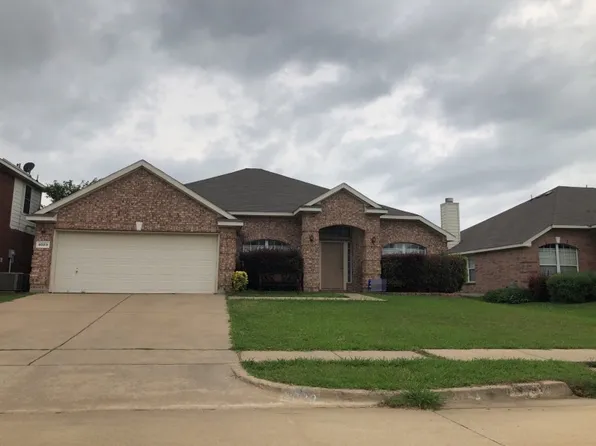 5023 Showdown Ln, Grand Prairie, TX 75052